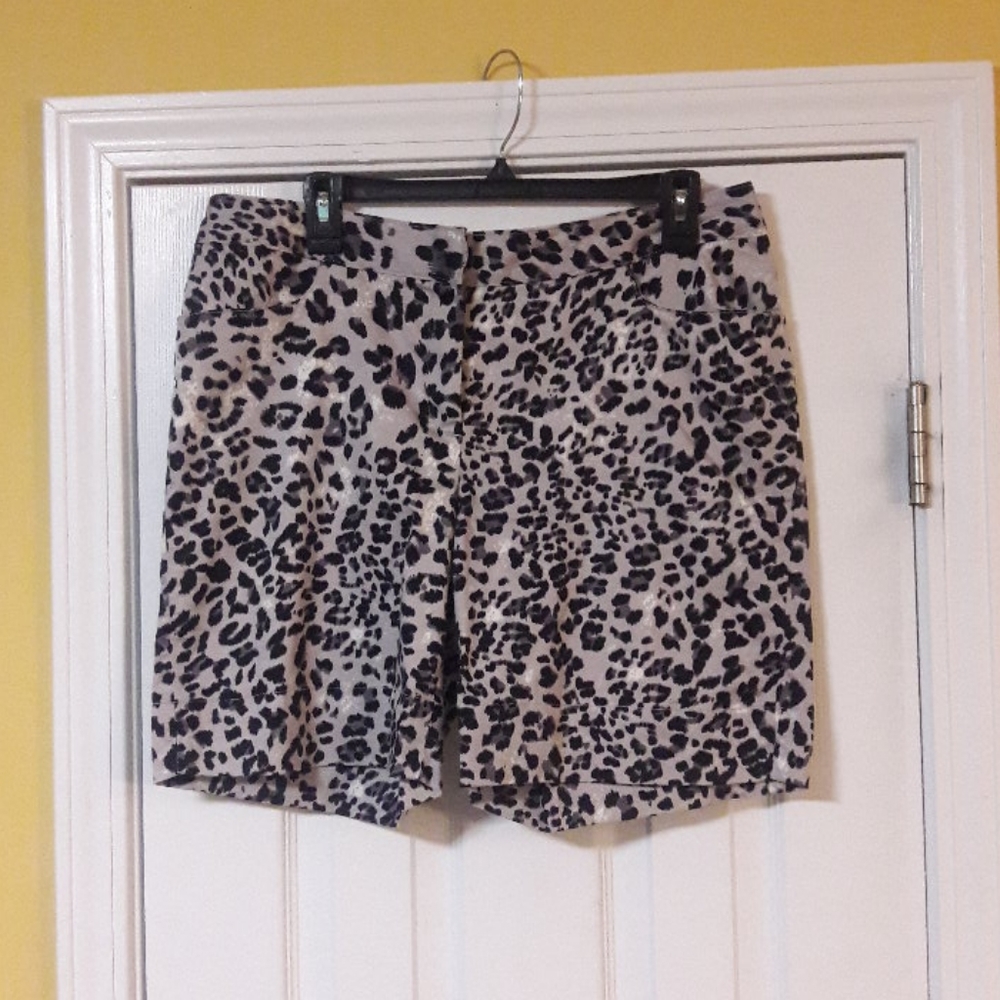 Ellen Tracy Shorts
